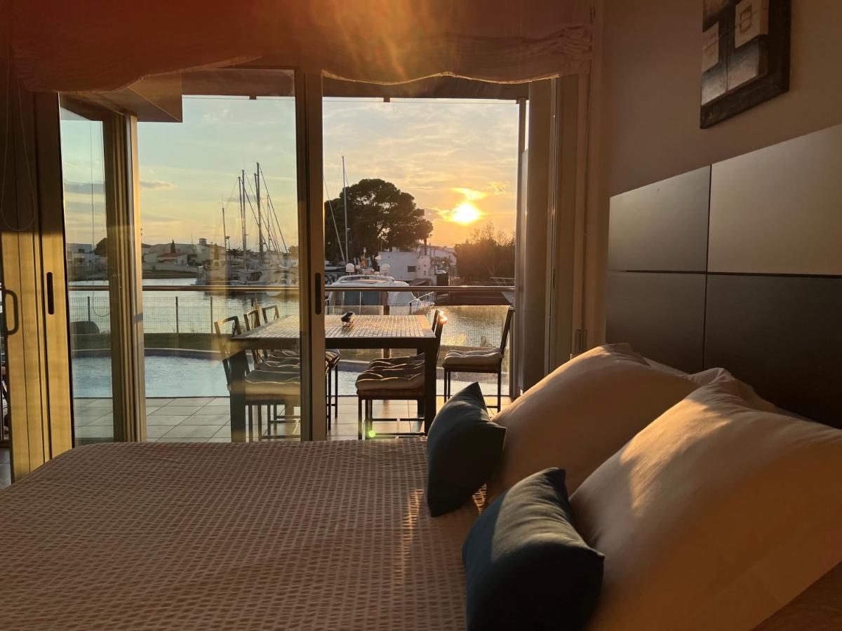 Blau Apartamento Frente A Los Canales Y Las Puestas De Sol De โรเซส ภายนอก รูปภาพ