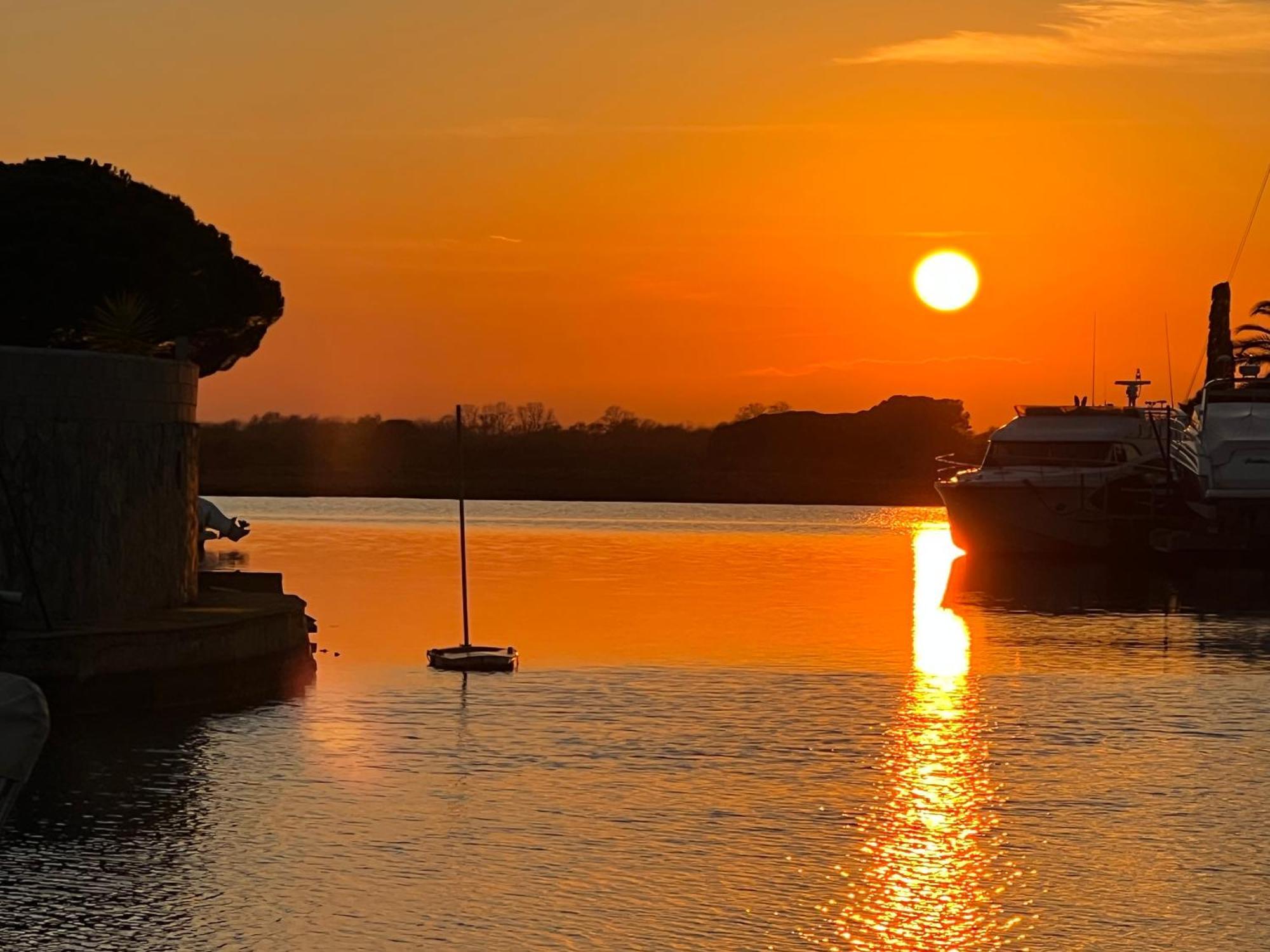 Blau Apartamento Frente A Los Canales Y Las Puestas De Sol De โรเซส ภายนอก รูปภาพ